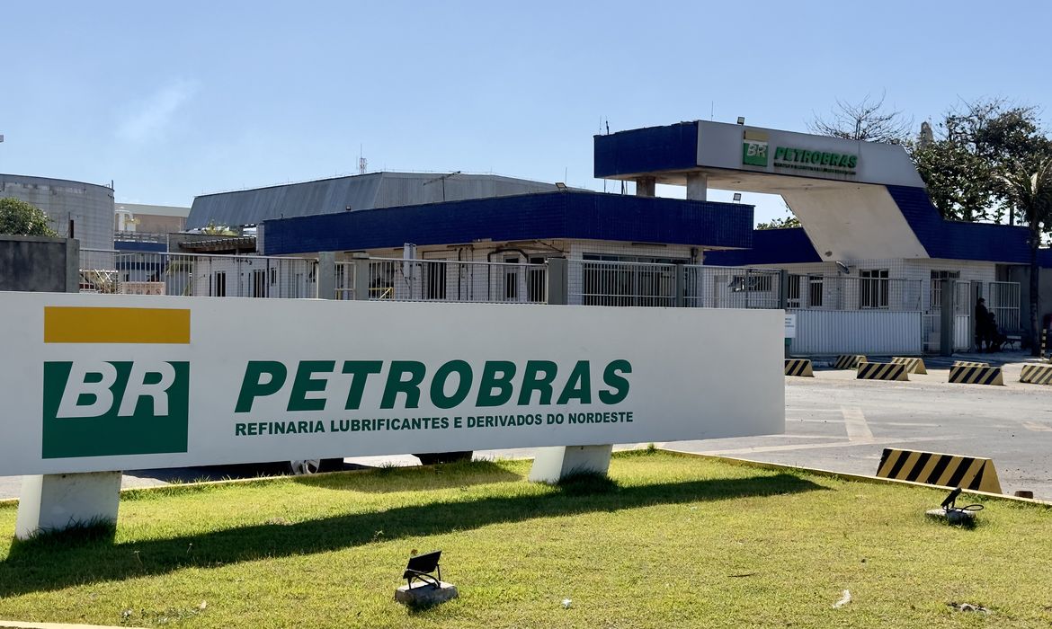 OAB Barro Preto - Petrobras tem lucro líquido de R$ 26 bilhões no segundo trimestre