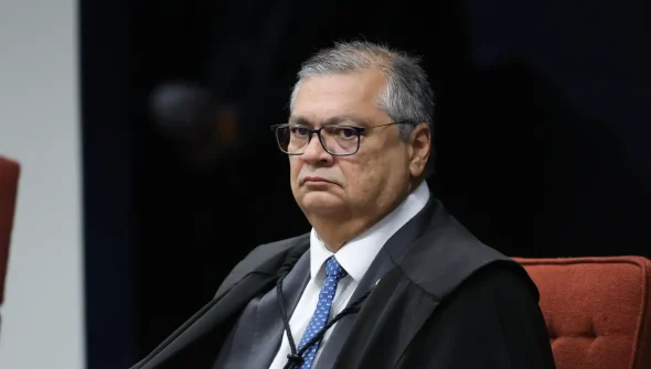 PF indicia mulher que tentou agredir Flávio Dino durante voo