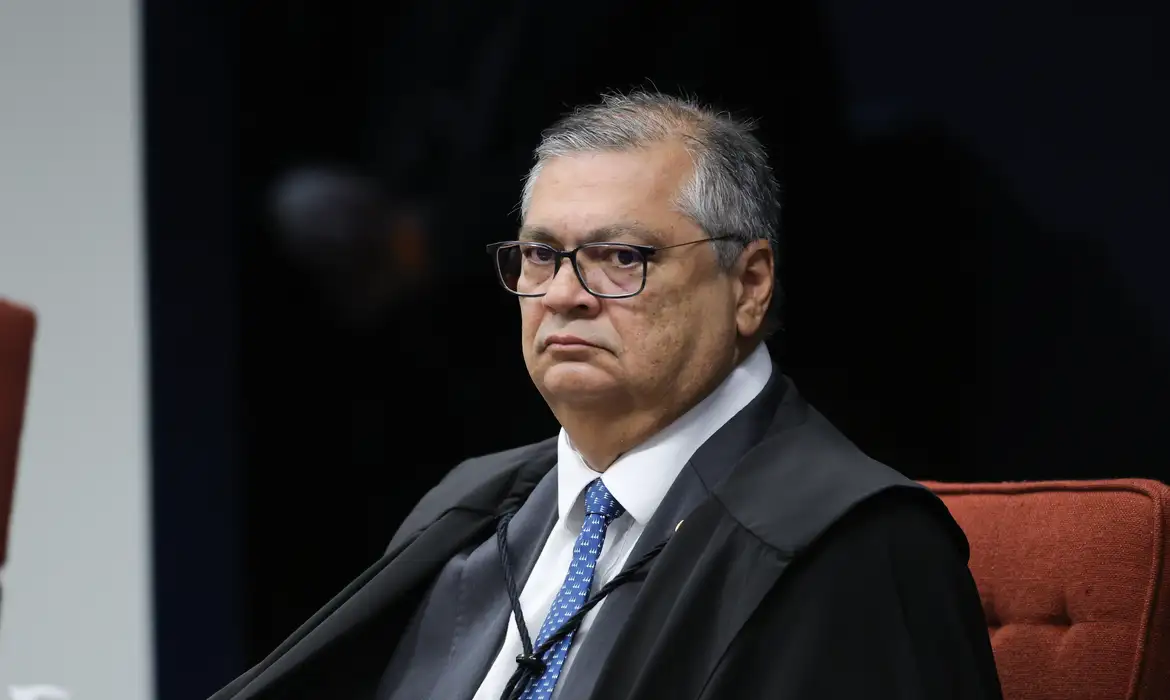 OAB Barro Preto - PF indicia mulher que tentou agredir Flávio Dino durante voo