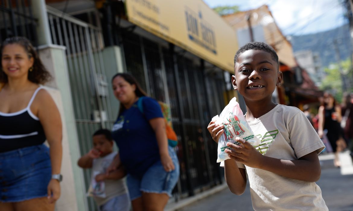 OAB Barro Preto - Fé e alegria marcam o dia de Cosme e Damião no Rio de Janeiro