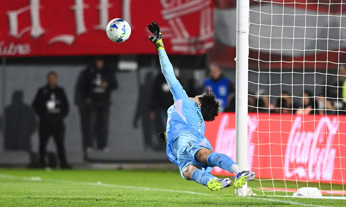 OAB Barro Preto - Rossi brilha nos pênaltis e garante classificação do Flamengo