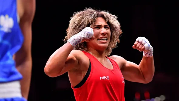 Rebeca Lima é campeã mundial de boxe em Liverpool