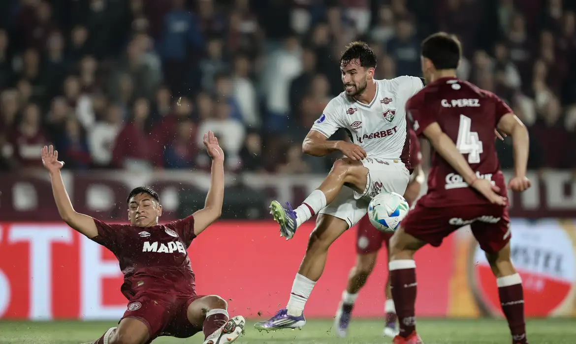 OAB Barro Preto - Fluminense sai em desvantagem diante do Lanús na Copa Sul-Americana