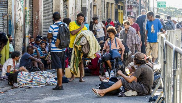 Caminhos da Reportagem mostra conflitos na Cracolândia em São Paulo