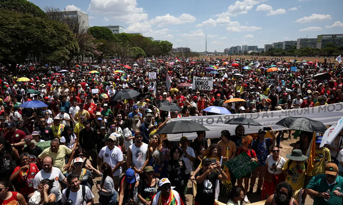 OAB Barro Preto - No DF, ato contra anistia e PEC da Blindagem leva milhares às ruas