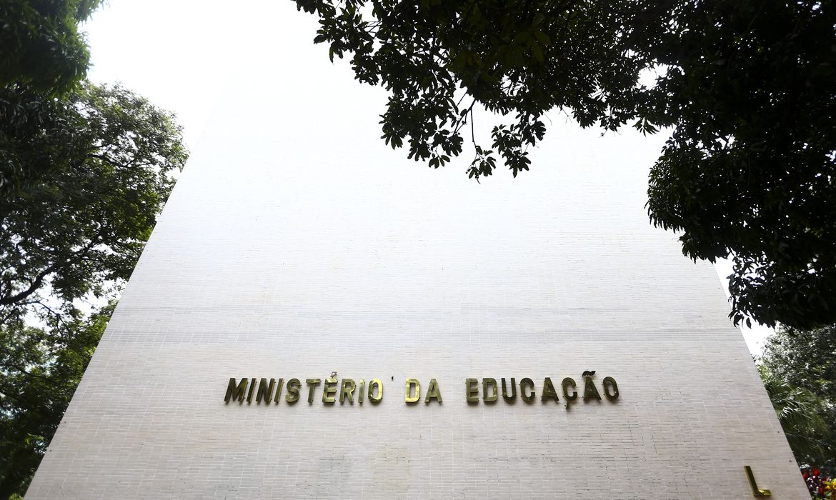 OAB Barro Preto - Sai lista de cursos superiores semipresenciais autorizados pelo MEC