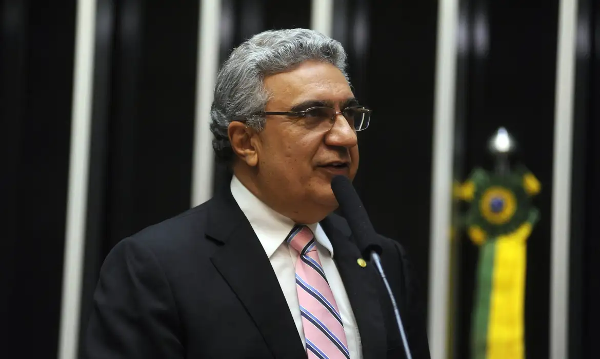 OAB Barro Preto - Laurez Moreira assume governo do Tocantins e exonera secretários