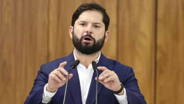 Boric e Petro se manifestam após condenação de Bolsonaro