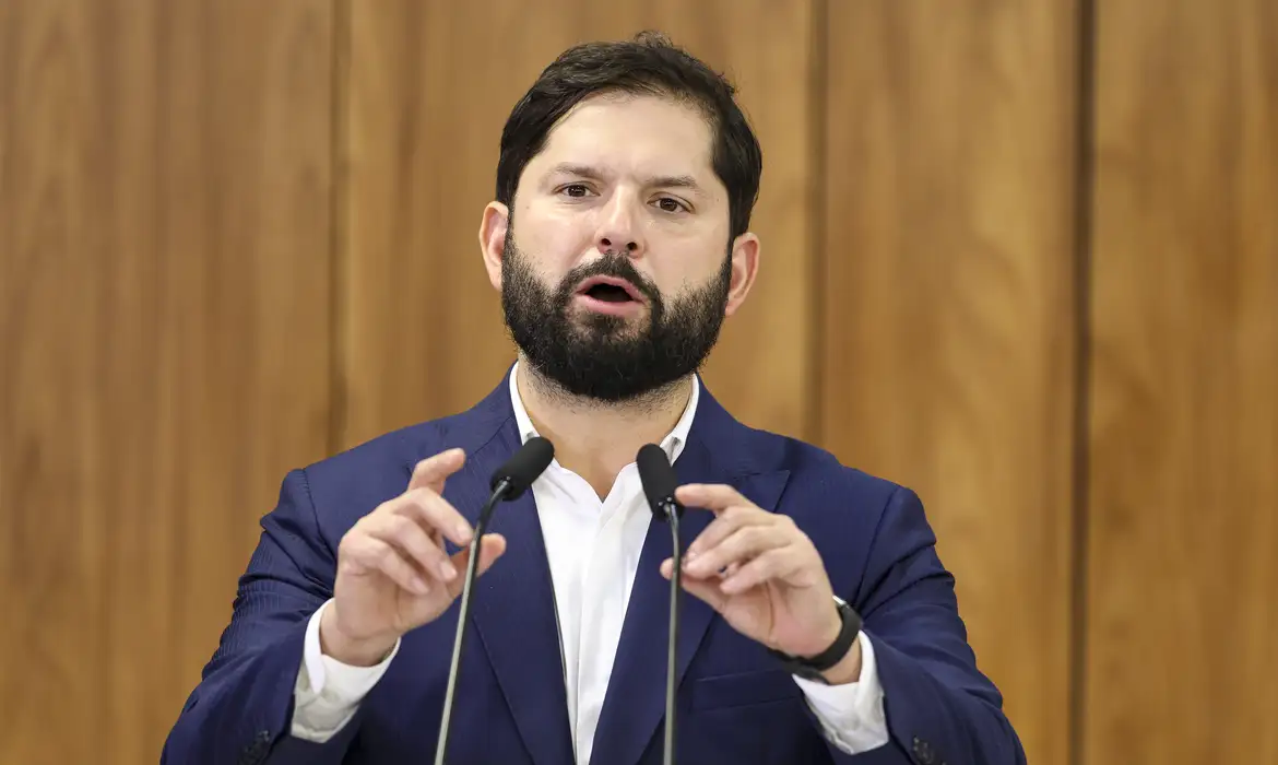 OAB Barro Preto - Boric e Petro se manifestam após condenação de Bolsonaro