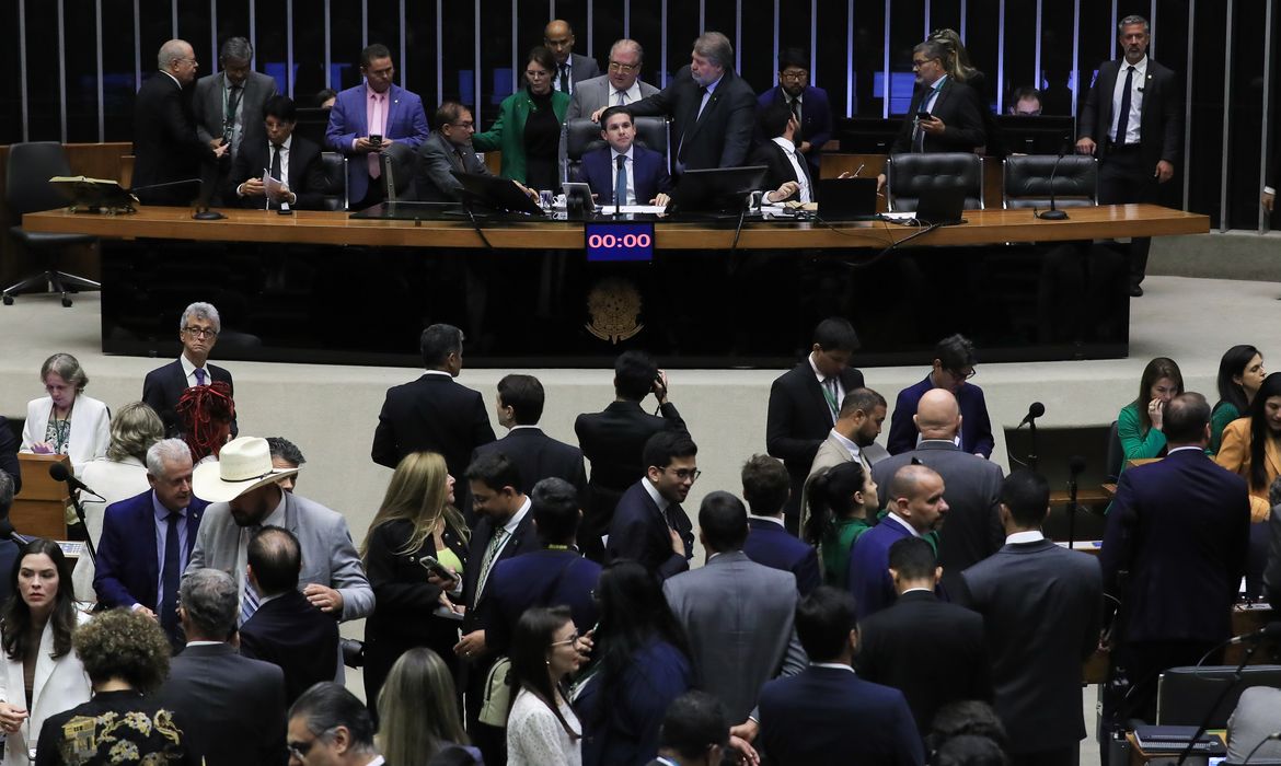 OAB Barro Preto - Câmara aprova texto que dificulta denúncia criminal contra parlamentar