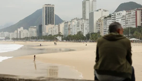 Frente fria chega ao Rio com pancadas de chuva e vento forte