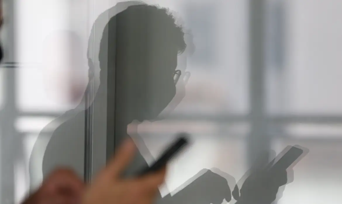 OAB Barro Preto - Compradores de celular com restrição criminal são notificados em SP