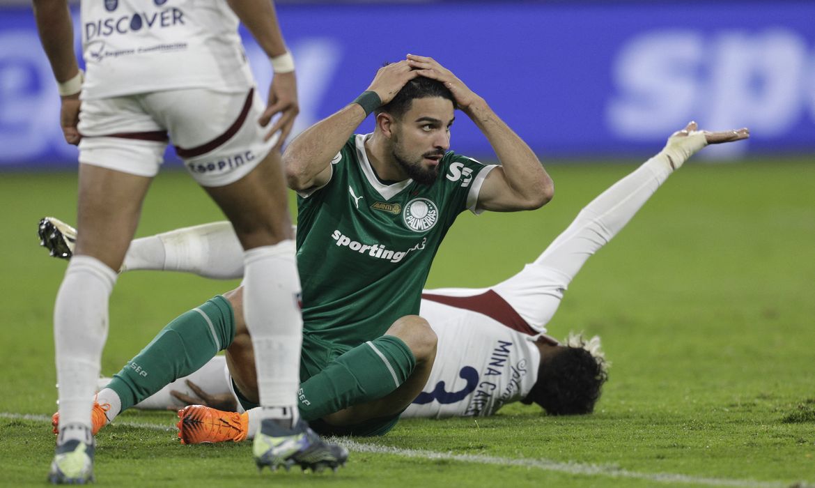 OAB Barro Preto - Palmeiras sente altitude de Quito, joga mal e perde de 3 a 0 para LDU