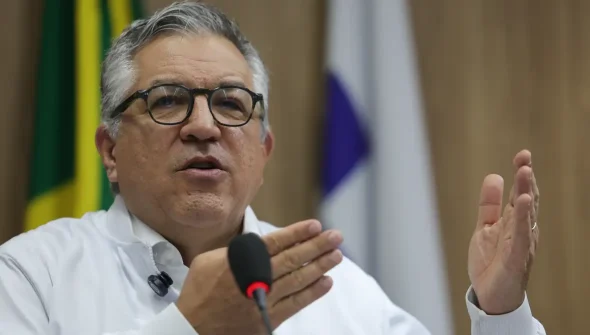 “Não vamos negar aos nossos filhos o direito à vacina”, diz Padilha