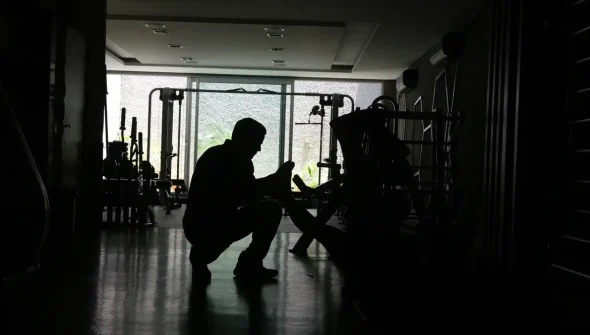 Incêndio em subestação provoca apagão na madrugada em todas as regiões