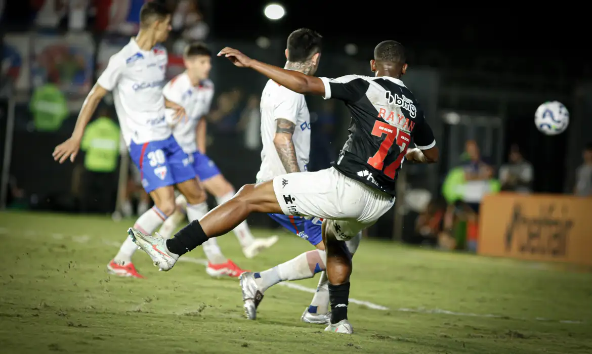 OAB Barro Preto - Rádio Nacional transmite as emoções de Fortaleza e Vasco
