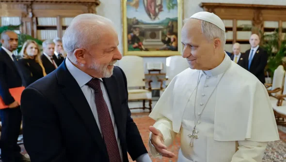 Lula se reúne com papa Leão XIV, pela primeira vez, no Vaticano