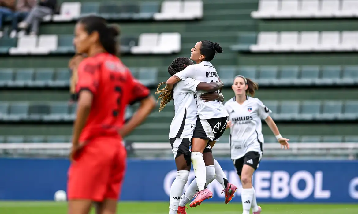 OAB Barro Preto - Com técnica brasileira, Colo Colo vai à semi da Libertadores Feminina