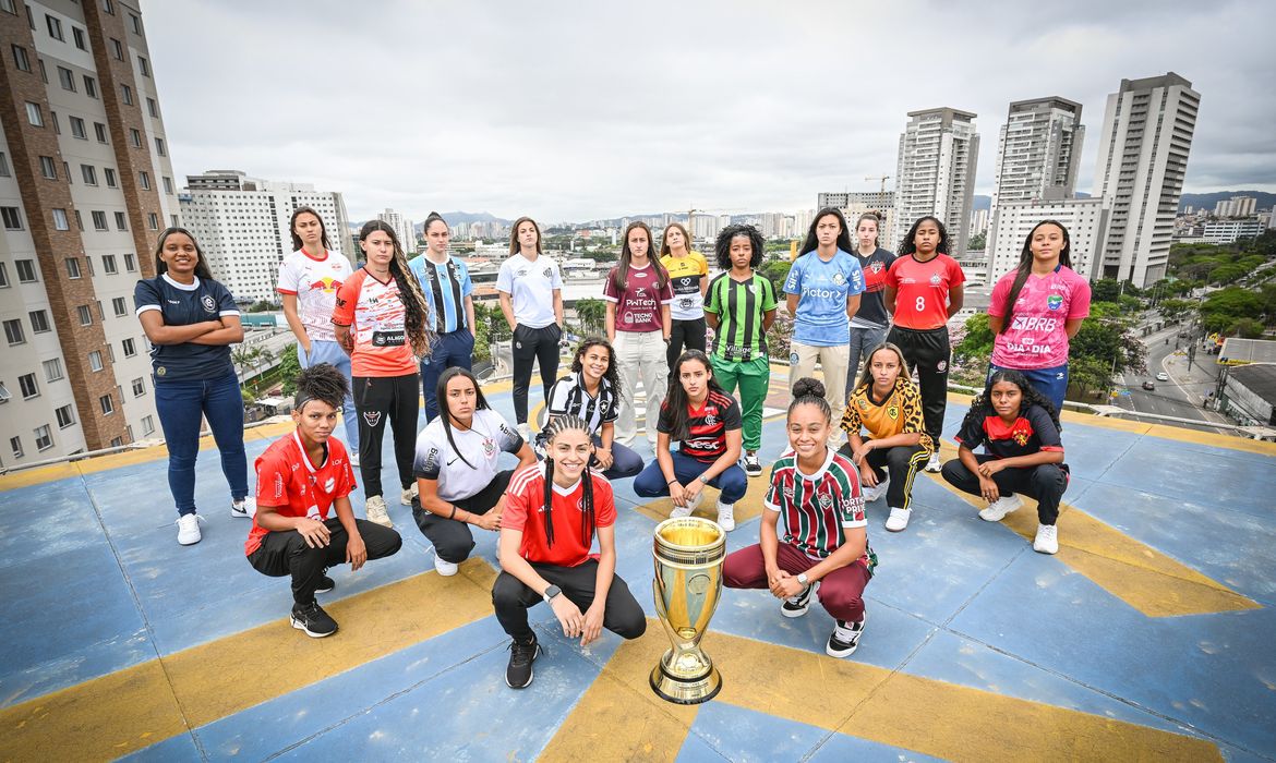 OAB Barro Preto - Sorteio no Pacaembu define sedes e grupos da terceira Copinha Feminina