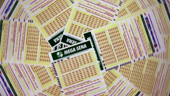 Mega-Sena acumula e prêmio principal vai para R$ 27 milhões