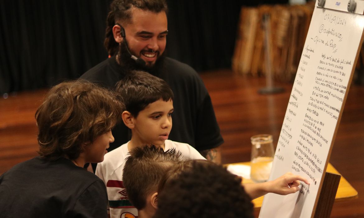 OAB Barro Preto - Projeto leva batalha de poesias a escolas públicas do Rio de Janeiro