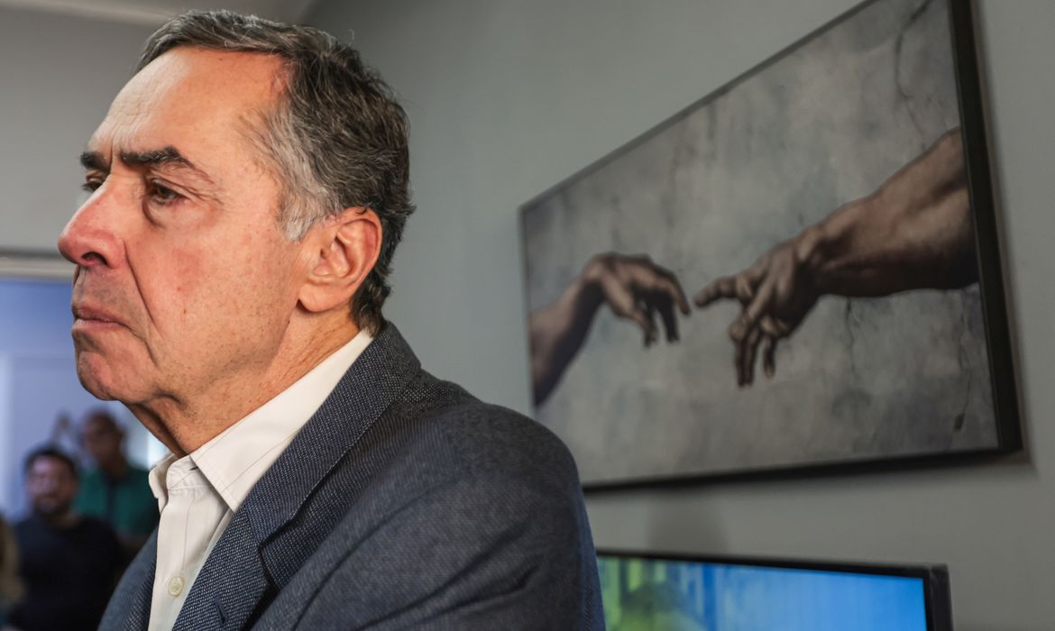 OAB Barro Preto - Barroso passa mal e é internado em hospital de Brasília