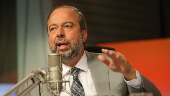 Apagão: ministro diz que houve problema em infraestrutura