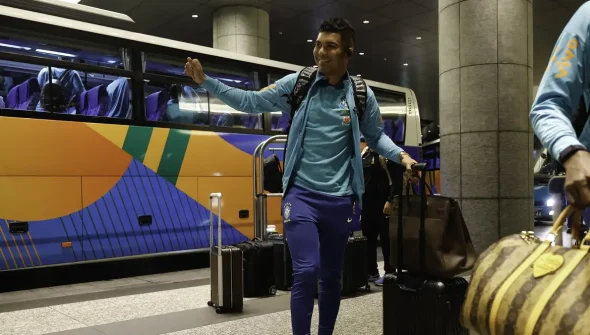 Seleção brasileira chega a Tóquio para amistoso contra Japão na terça