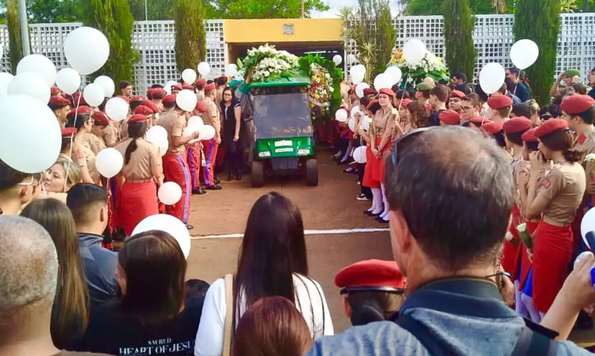 OAB Barro Preto - Enterro de jovem esfaqueado no DF é marcado por pedido de justiça