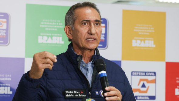 Governo anuncia envio de equipes para região destruída por ciclone