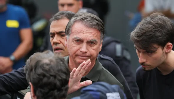Bolsonaro passa por audiência de custódia neste domingo