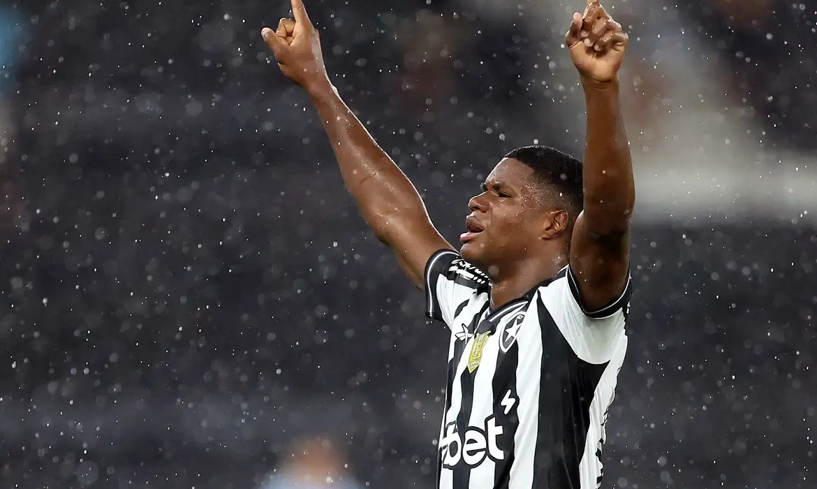 OAB Barro Preto - Panamenho José Kadir leva Botafogo à vitória no Brasileiro