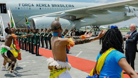 Lula desembarca na África do Sul para participar da Cúpula do G20