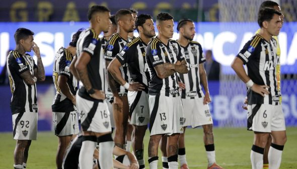 Lanús supera Atlético-MG nos pênaltis e é bicampeão da Sul-Americana