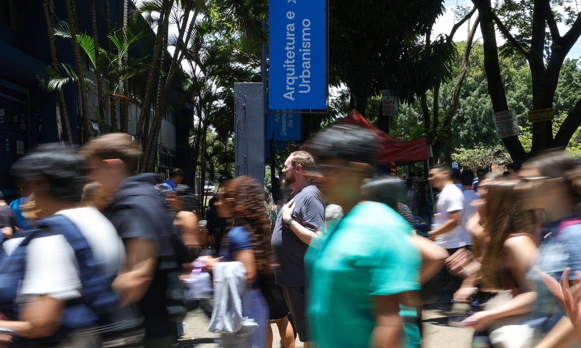 OAB Barro Preto - Abstenção no primeiro dia do Enem 2025 chegou a 27%