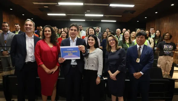 Campanha em aeroportos combate violência contra mulher