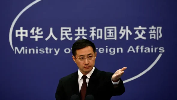 China diz que interceptação de navios pelos EUA é “violação grave”