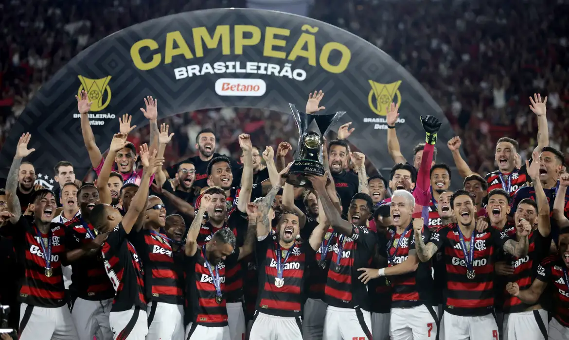 OAB Barro Preto - Flamengo derrota Ceará e coroa ano mágico com título Brasileiro