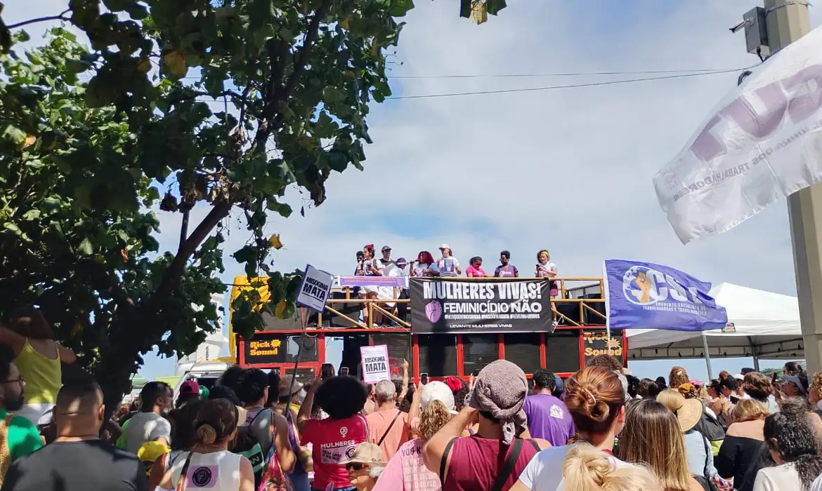OAB Barro Preto - Mulheres protestam no Rio e pedem maior presença do Estado