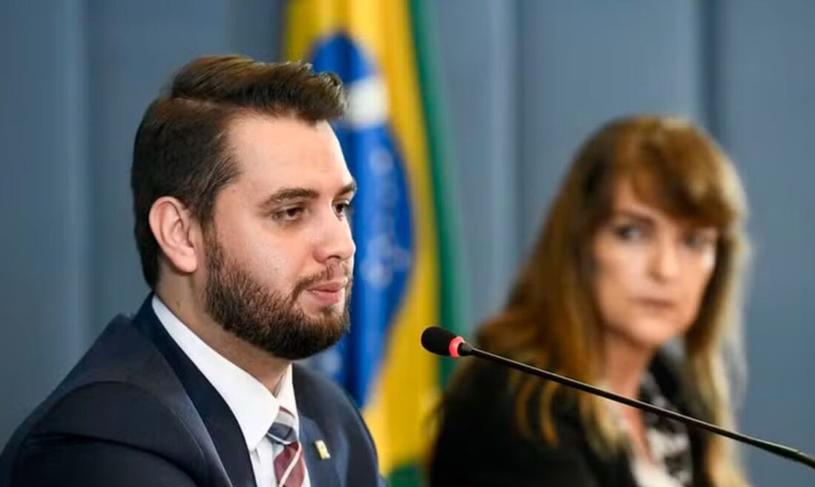 OAB Barro Preto - Moraes pede que Filipe Martins explique uso de rede social