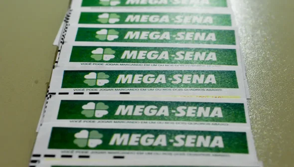 Mega-Sena acumula e prêmio principal vai para R$ 8 milhões