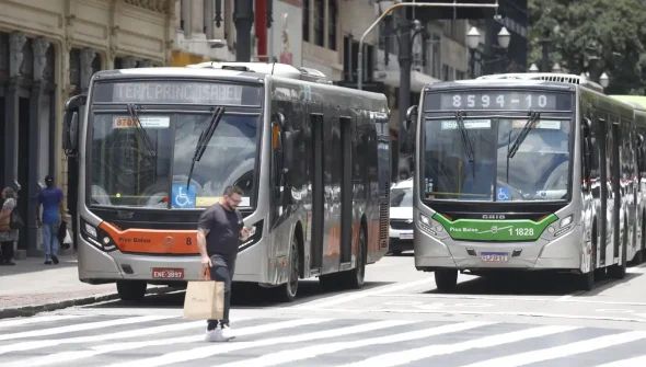 Após paralisação, ônibus circulam normalmente em SP nesta quarta (10)