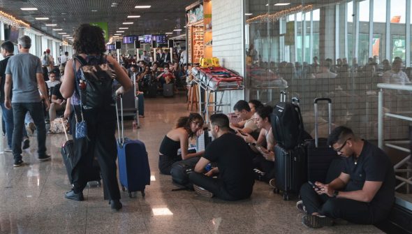 Passageiros de Congonhas relatam cansaço e falta de suporte de aéreas