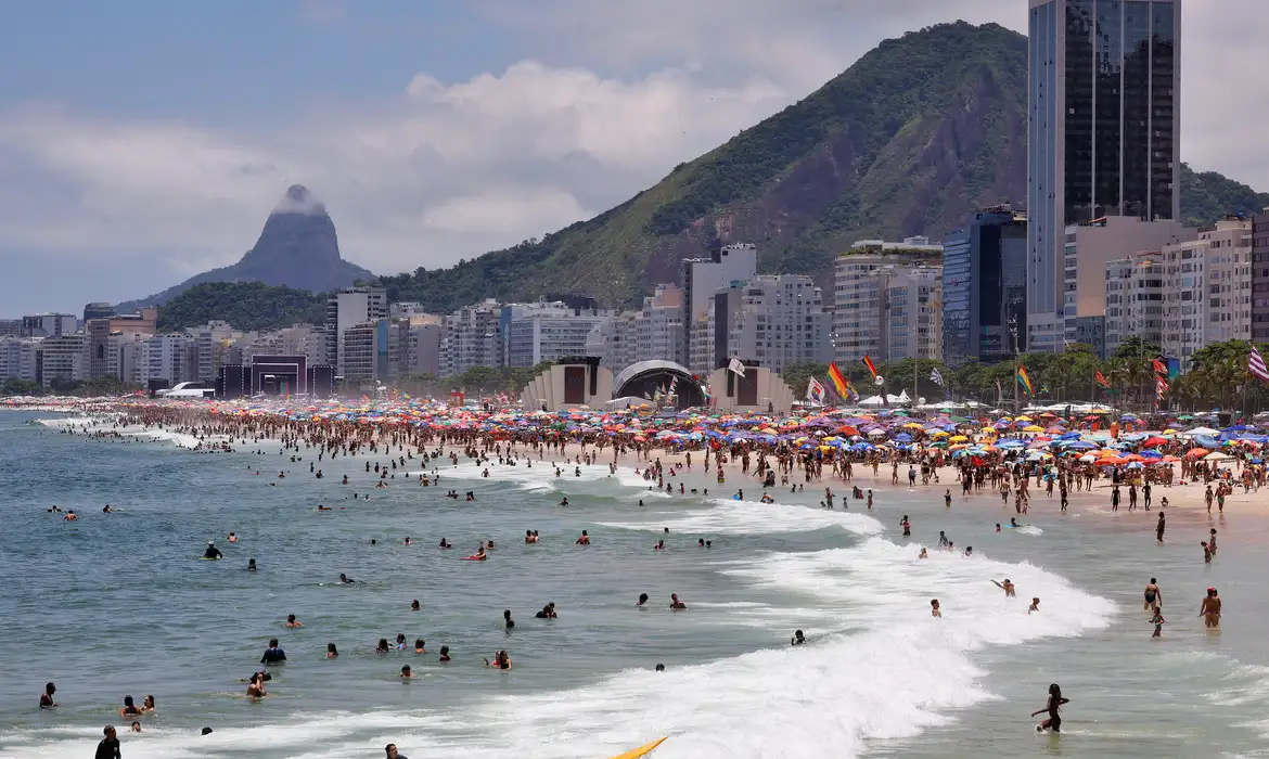 OAB Barro Preto - Sambistas farão shows na praia de Copacabana em janeiro