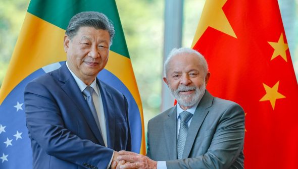 Xi Jinping garante a Lula apoio da China em tempos “turbulentos”