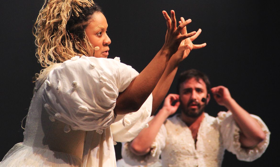 OAB Barro Preto - ‘Os irmãos Karamázov’ volta ao Rio com acessibilidade integrada à peça