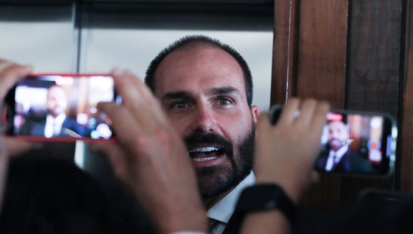 PF determina retorno imediato de Eduardo Bolsonaro a cargo de escrivão