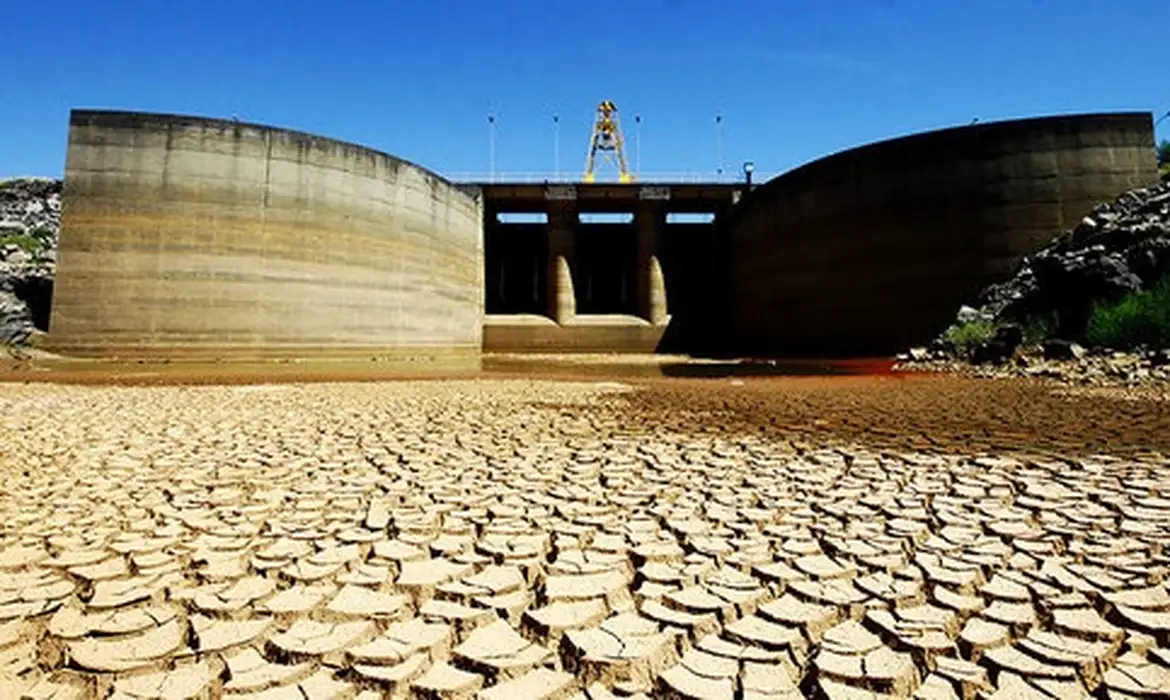OAB Barro Preto - Chuvas abaixo da média tendem a persistir e agravar seca em São Paulo