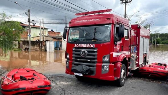 Bombeiros localizam corpo de mulher que desapareceu em enchente em SP