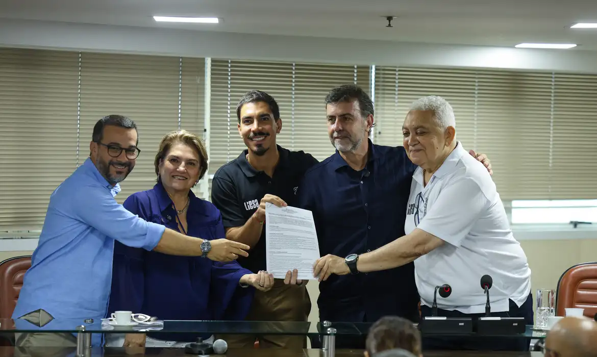 OAB Barro Preto - Governo federal destina R$ 12 milhões a escolas de samba do Rio